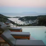 Villa Luxury Theros With Private Pools *