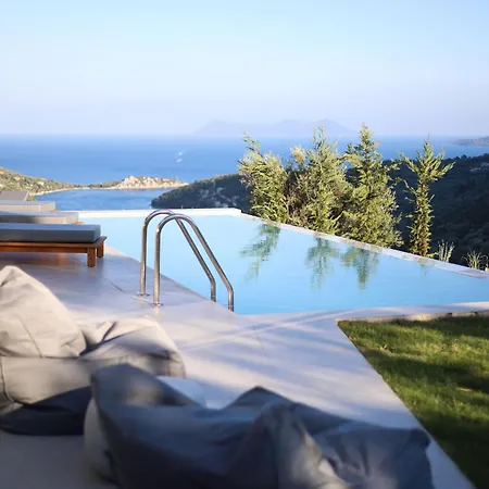 Luxury Theros With Private Pools ヴィラ シヴォタ