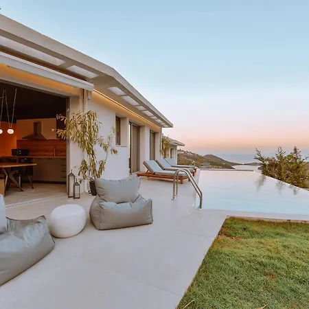Luxury Theros With Private Pools ヴィラ