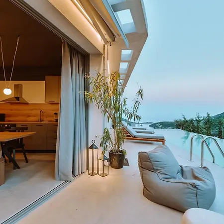 Luxury Theros With Private Pools וילה סיבוטה